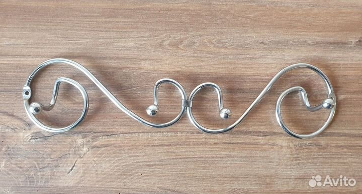 Вешалка для одежды настенная