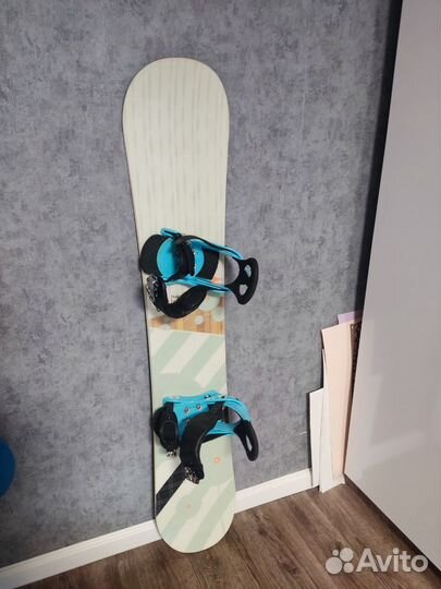 Сноуборд (доска, крепы, ботинки)
