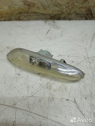 Повторитель поворота передний левый Bmw 1 Series