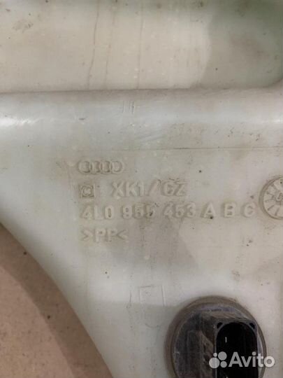 Бачок омывателя Audi Q7 2005 - 2015