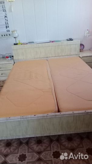 Спальный гарнитур бу