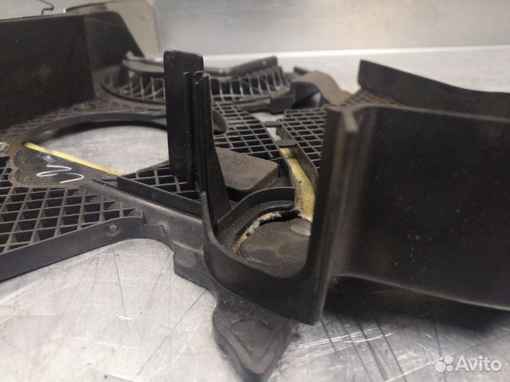 Кожух ремня грм Volkswagen Passat B6 2005-2010