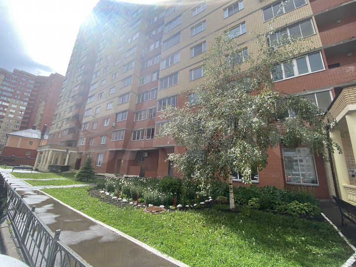 2-к. квартира, 77,4 м², 8/17 эт.