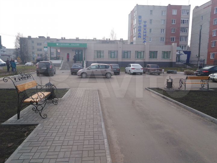 Нежилое здание 748,2 м²