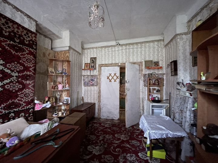 Комната 12 м² в 3-к., 1/2 эт.