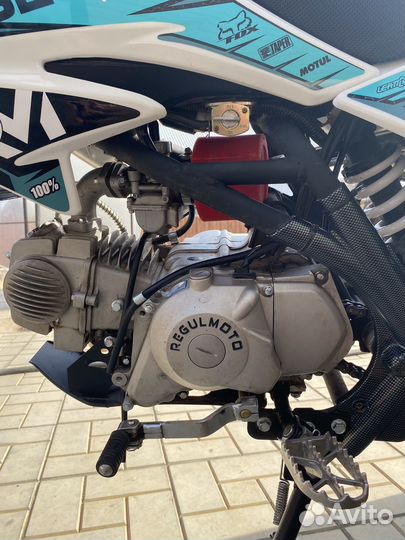 Regulmoto Seven Medalist 150E