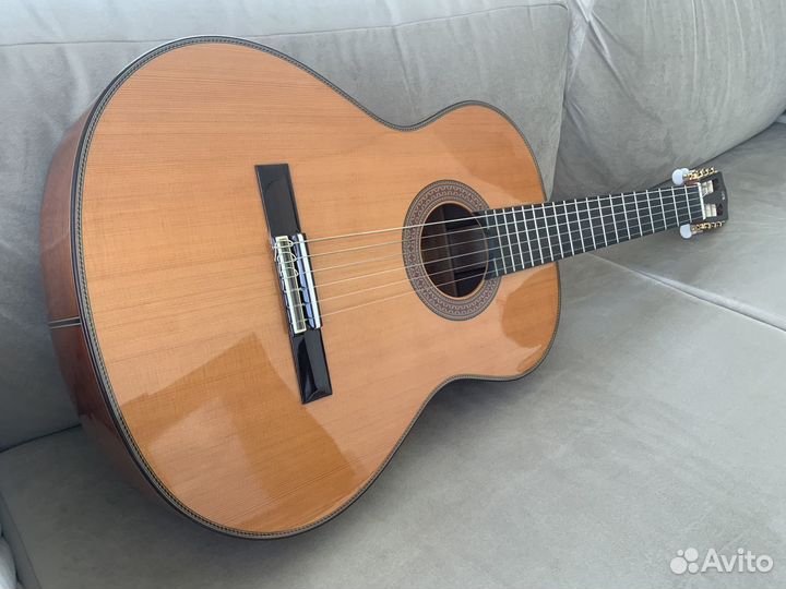 Классическая акустическая испанская гитара