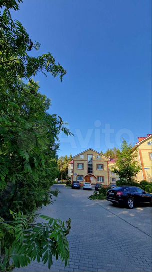 2-к. квартира, 48 м², 3/3 эт.