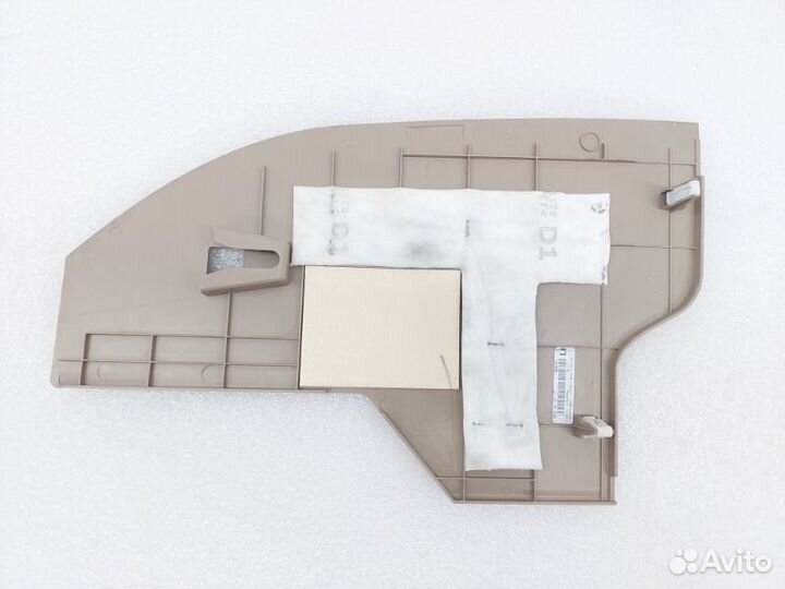 Накладка консоли левая Hyundai Tucson TL G4NA 2018