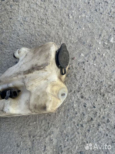 Бачок омывателя лобового стекла Chevrolet Blazer