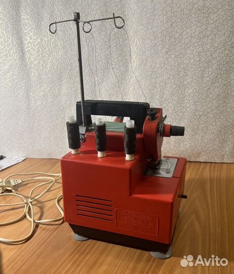 Продаю оверлок Крош