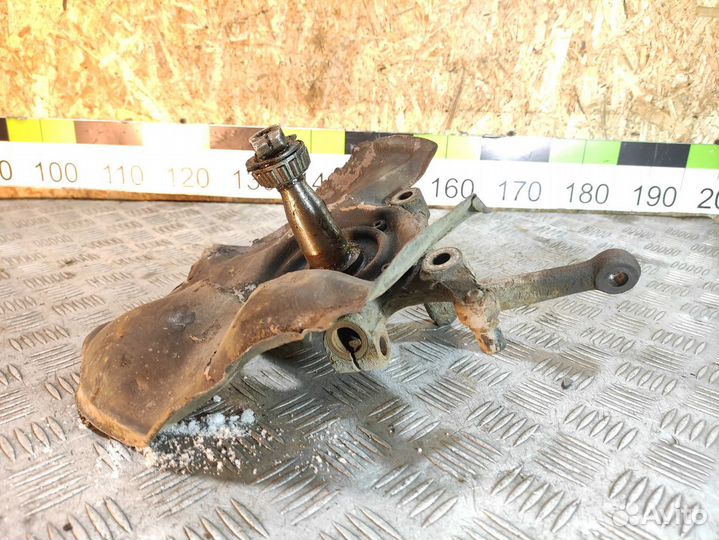 Кулак поворотный передний левый E 124