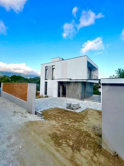 Дом 254 м² на участке 4,6 сот.