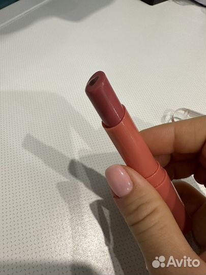 Помада блеск E.L.F