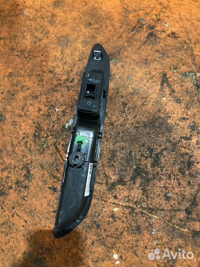 Кнопка стеклоподъемника задняя правая Opel Mokka