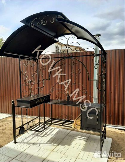 Мангал с крышей