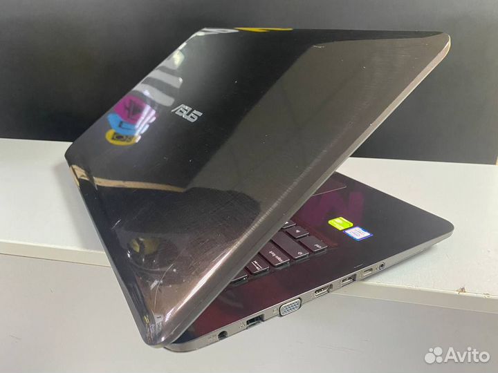 Asus Full HD / i3-7100U / 6GB + SSD 256GB + 940MX