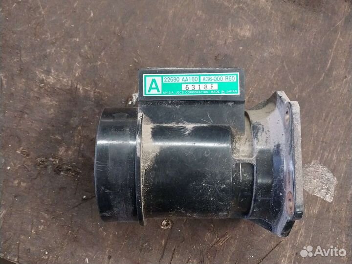 Датчик расхода воздуха Subaru Legacy 1996