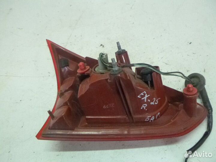 Фонарь задний внутренний правый infiniti EX/QX50