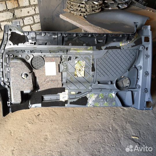 Обшивка салона багажника Mercedes W639