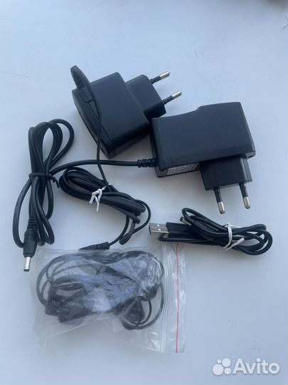 Зарядки и кабели для телефонов(в ассортименте)