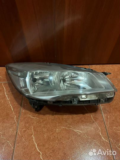 Фара Ford kuga 2
