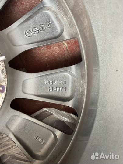 R16 Bridgestone Blizzak Revo GZ 205/55, PCD 5x114.3 DIA 57.1