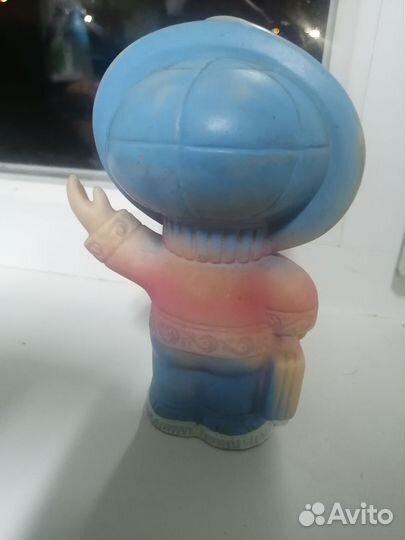 Резиновая игрушка путник
