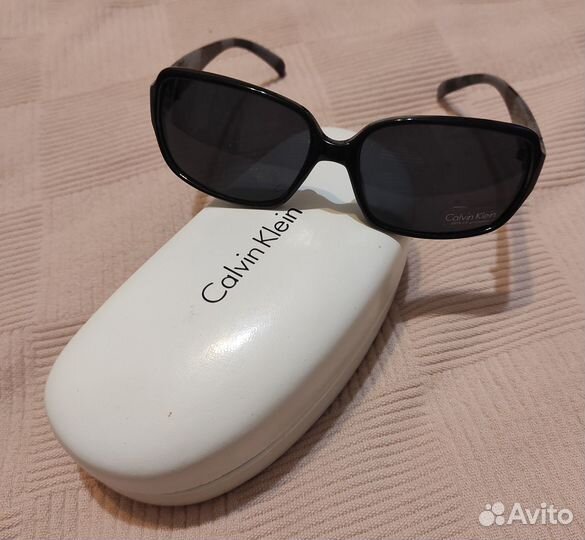 Очки солнечные Calvin Klein