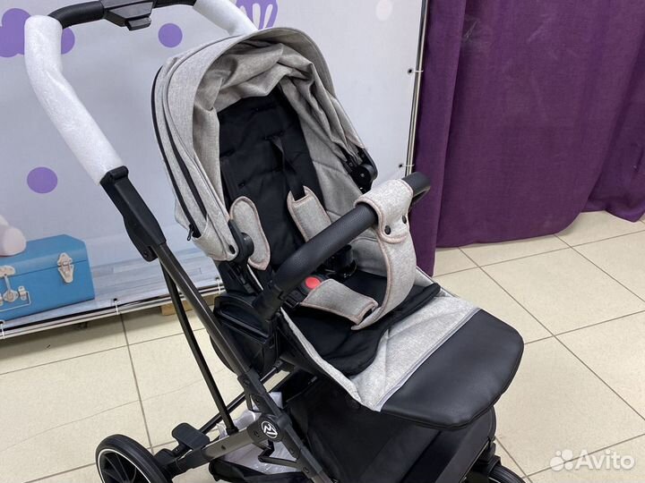 Прогулочная коляска реверс