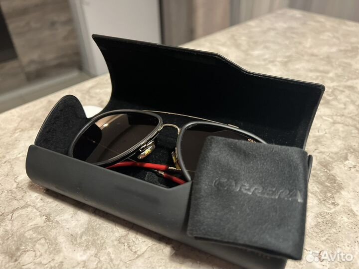 Очки солнцезащитные мужские Carrera