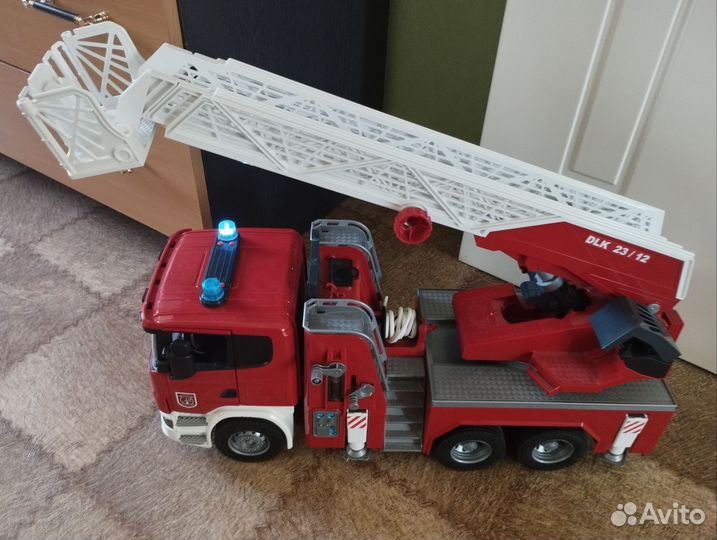 Машина пожарная Bruder
