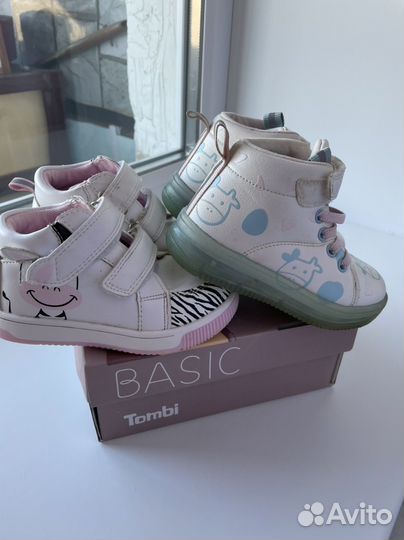 Кроссовки для девочки