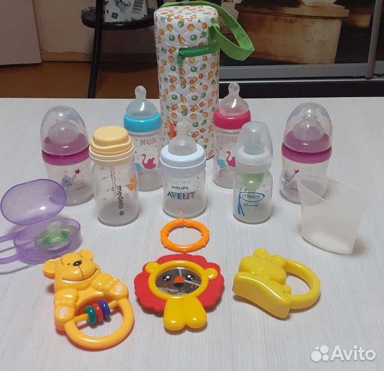 Бутылочки для кормления,термос и другое