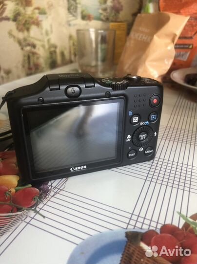 Компактный фотоаппарат canon