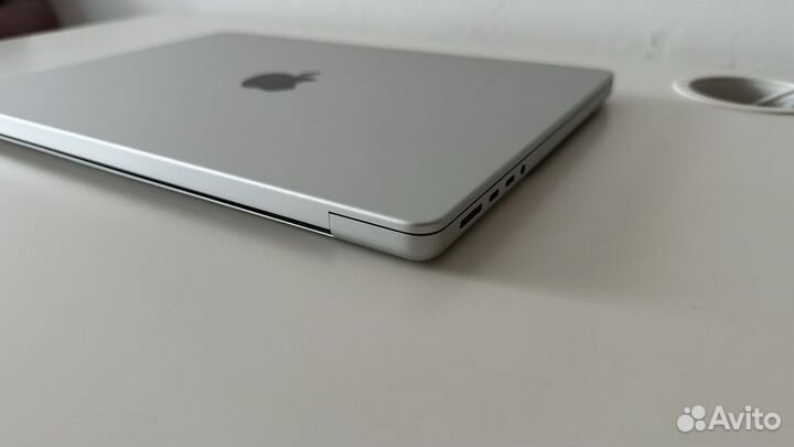 Macbook pro 14 m1 16gb/512gb