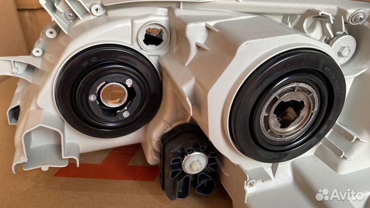 Галогеновые фары Toyota Camry 40