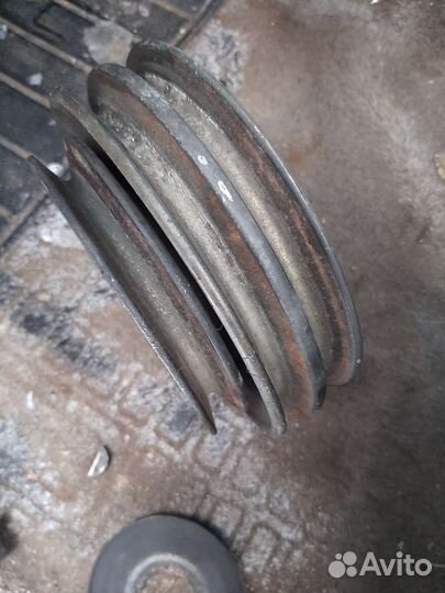 Помпа шкив Nissan Terrano 1