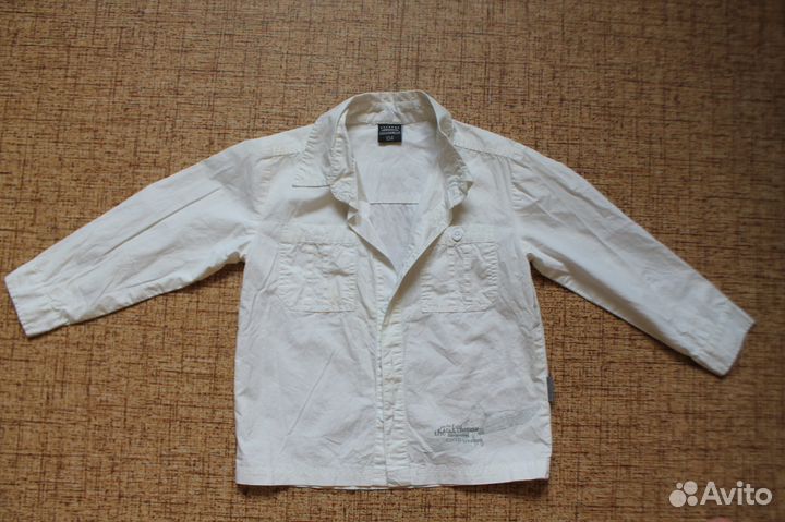 Крутая белая рубашка на мальчика