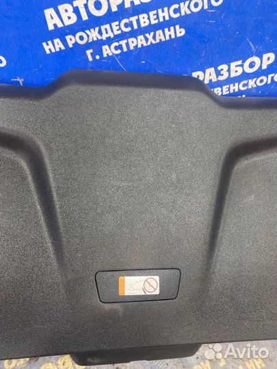 Обшивка крышки багажника Ford Explorer внедорожник