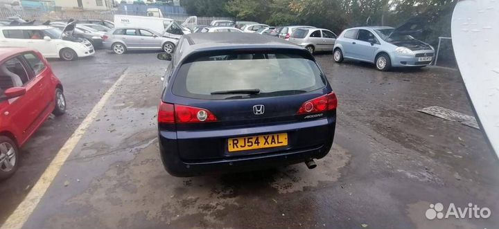 Спойлер крышки багажника Honda Accord 7 2004