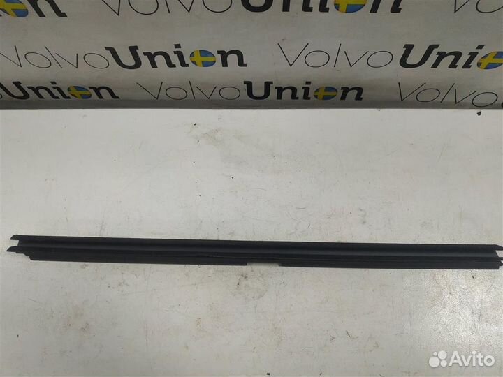 Уплотнитель стекла переднего правого внутренний