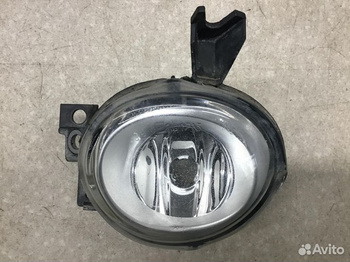 Фара противотуманная левая VW Touareg 2002-2010