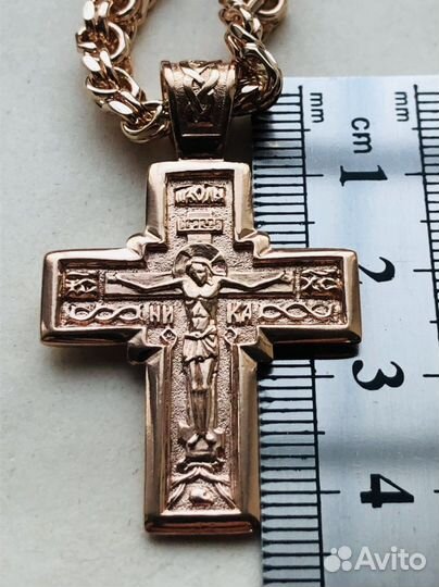 Крест и цепь