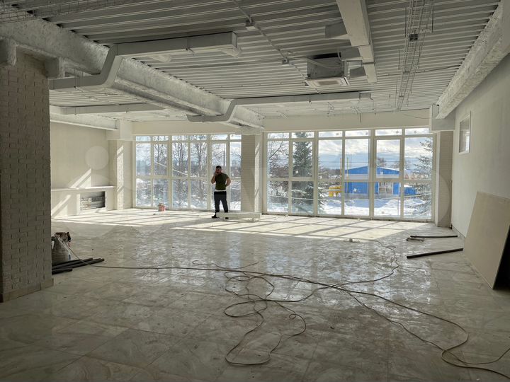 Офис, 470 м² с витражными окнами