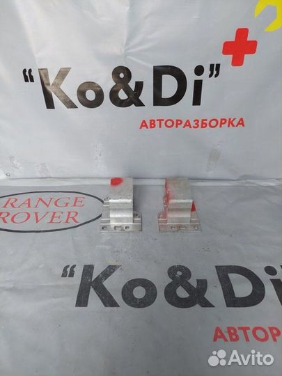 Кронштейн усилителя бампера Land Rover Vogue 4