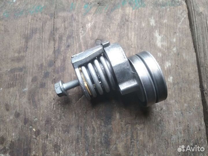 Натяжитель ремня VAG 1.4 TSI разборка