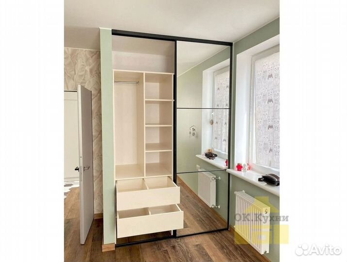 Распашной шкаф