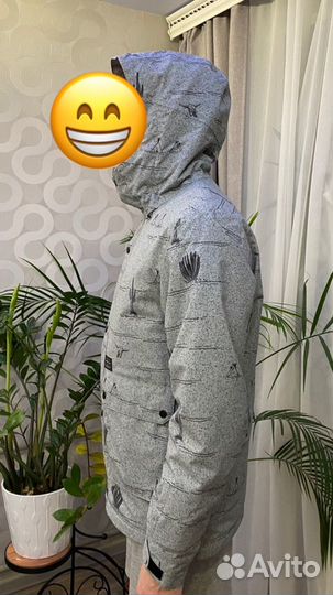 Горнолыжная или сноубордическая куртка