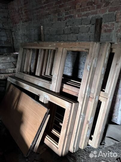 Деревянная оконная рама